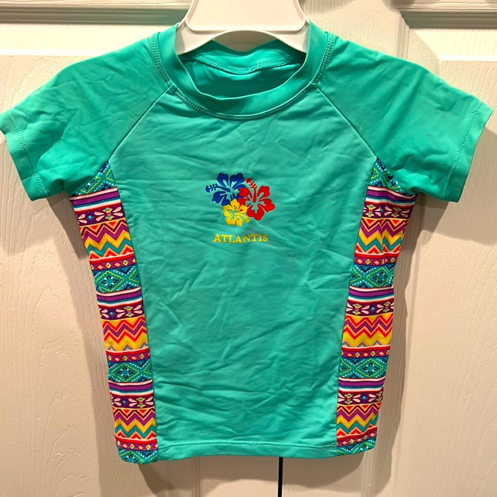 Girls Lycra Rash Guard size S 5-6